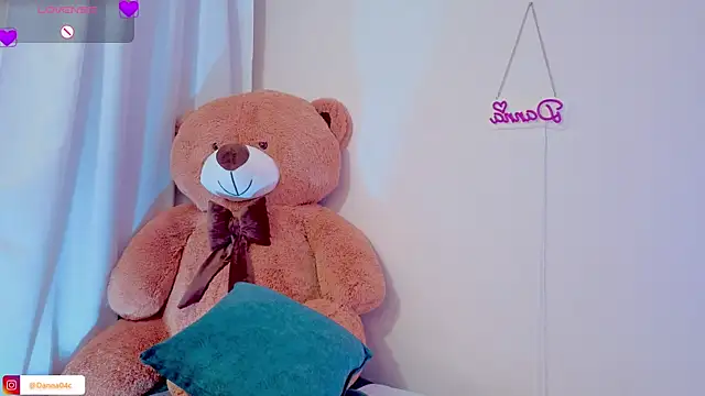 Chat +18 de DannaCouper_ ao vivo