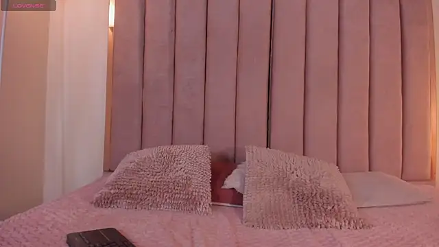 Ellie-Bite Chat XXX live