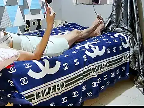 Trish_CurveCock Live XXX-Chat
