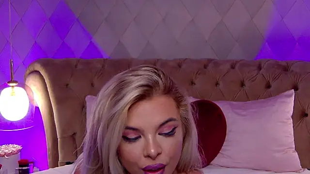 KimmBliss' Live XXX Chat