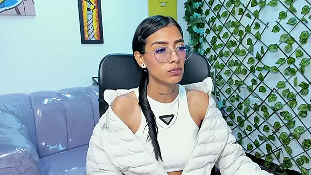 Živý XXX chat KarlaSlutSkinny__
