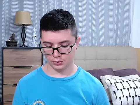 BlackFoXXX69 现场XXX聊天