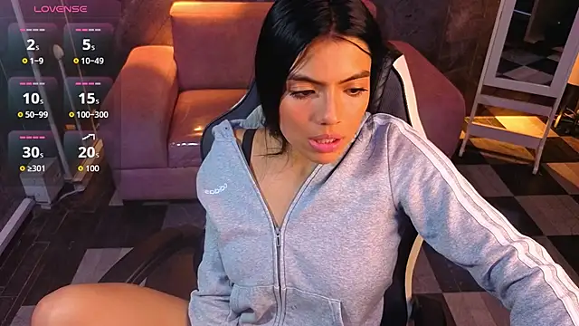_Charlottee_b's Live XXX Chat