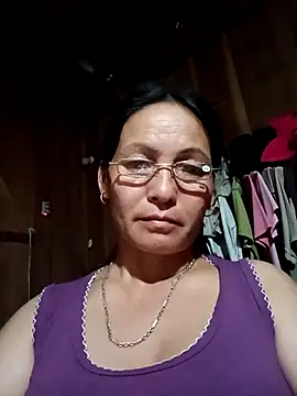 XXX chat uživo modela Cucci07