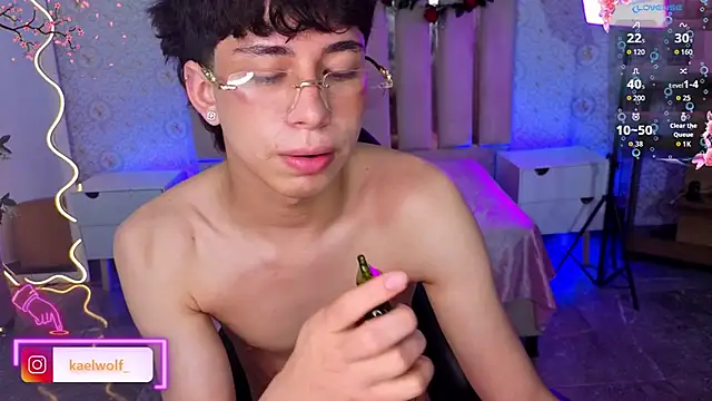 kaelwolf_tay Webcam Show