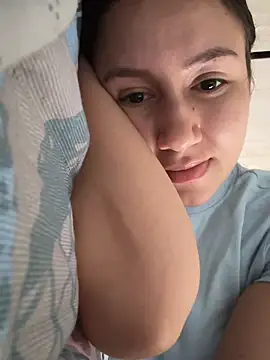 Jullya_x Adlı Modelin Canlı XXX Sohbeti