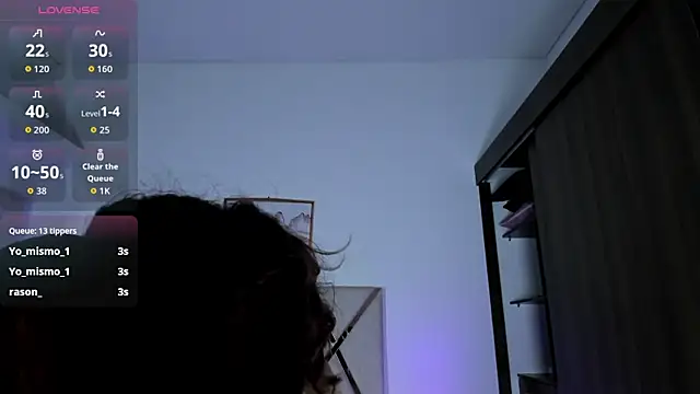 Carliet_66's Live XXX Chat
