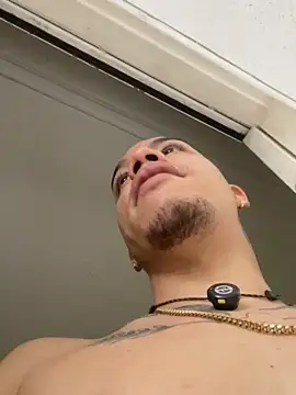 AlphaMasterXxx 现场XXX聊天