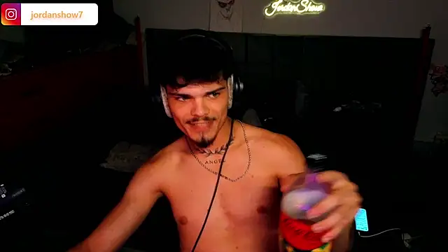 JordanShow's Live XXX Chat