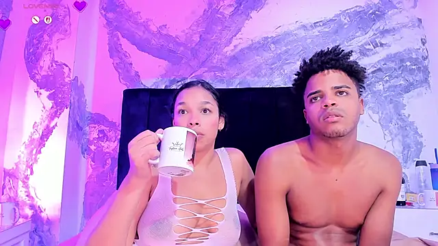 TaylorAndThalia's Live XXX Chat