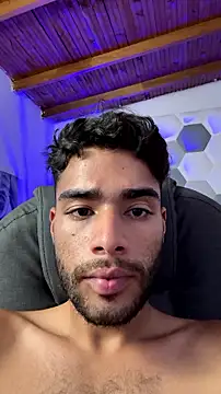 XXX chat uživo modela AlejandroGreco