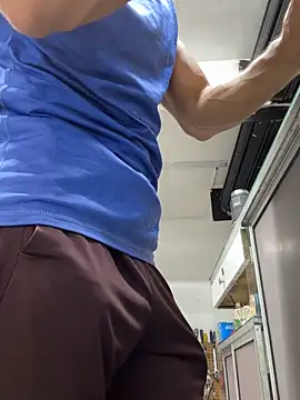 Paul22cm- Chat XXX in diretta