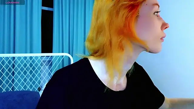Chatroom XXX en direct de Kiara_Age