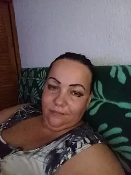 ginababa12 élő XXX-chatje