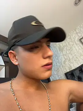 Chatroom XXX en direct de Lander_Cruz