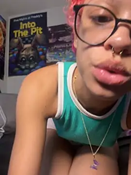 jojosbizarrelyf's Webcam Show