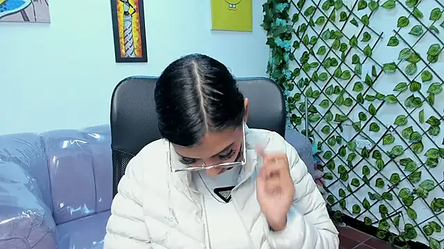 Chat +18 de KarlaSlutSkinny__ ao vivo