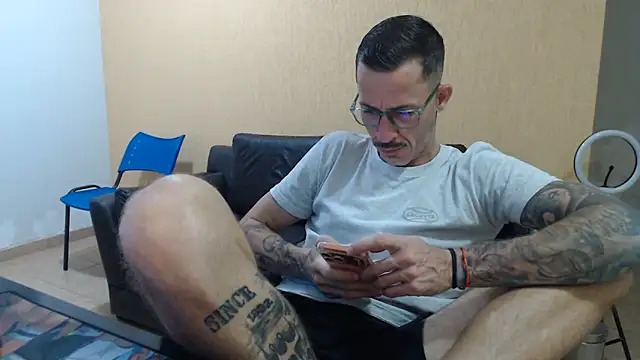MeladoDiMel: απευθείας συνομιλία ΧΧΧ