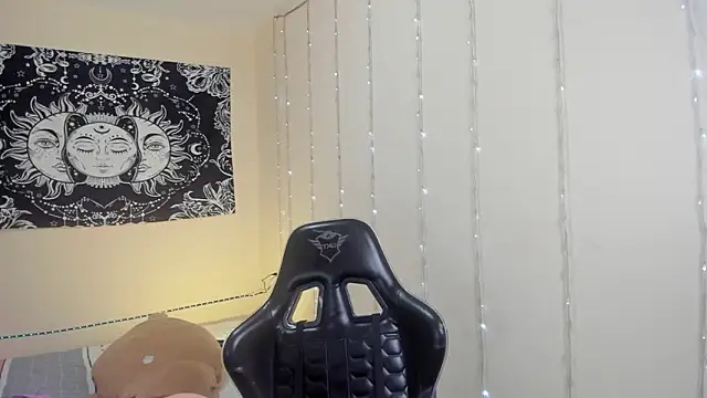 Fernanda__ Adlı Modelin Canlı XXX Sohbeti