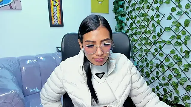 Chat XXX ao vivo de KarlaSlutSkinny__
