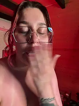 VikiDemini – Live XXX-chat