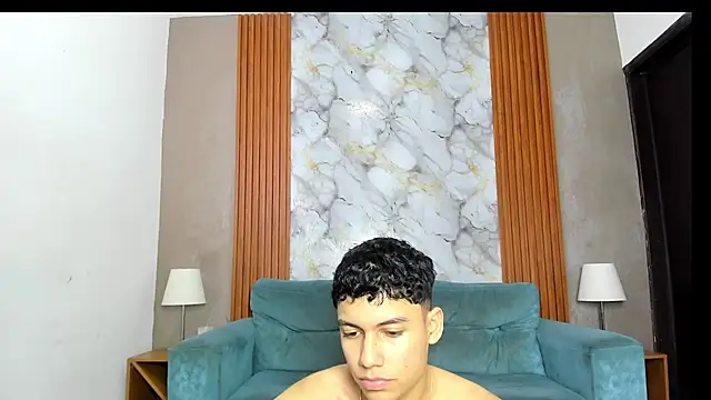 Онлайн чат XXX AVENGER_BOYS2026