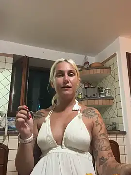 Sofia_beee Webcam show