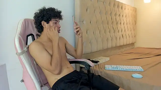 Boy_king28's Live XXX Chat