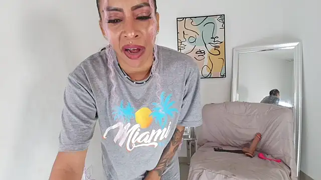 Zoe_borgues' Live XXX Chat