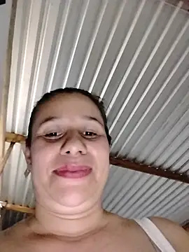 MIA-LARIOS' Live XXX Chat
