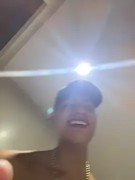 Chat +18 de Lander_Cruz ao vivo