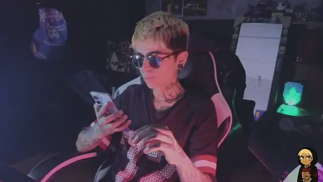 Živý XXX chat AcidMilo