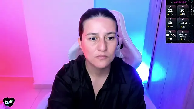 Saskyaa's Live XXX Chat