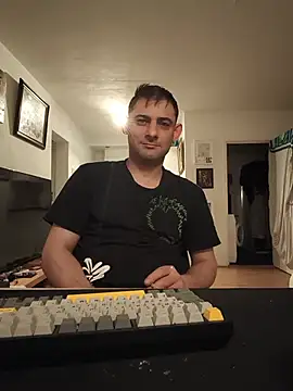 Онлайн чат XXX mihaimichael