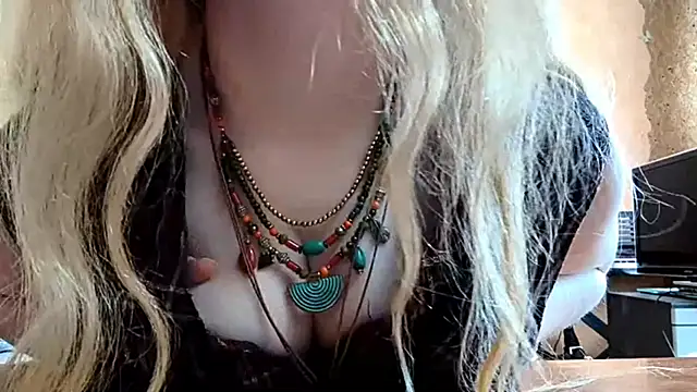 Chat +18 de KateVibe_01 ao vivo