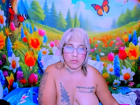 indianroxy's Live XXX Chat