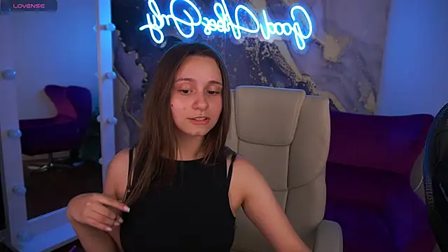 TinyNatalie Chat XXX in diretta