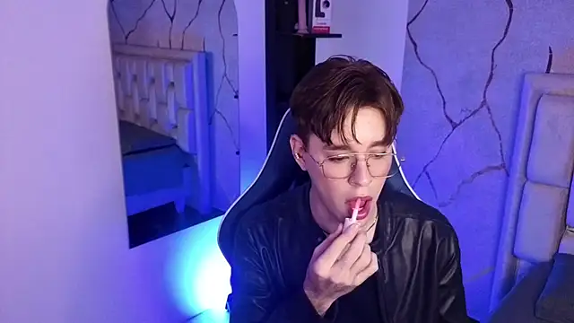 XXX chat uživo modela Tom_Parker_