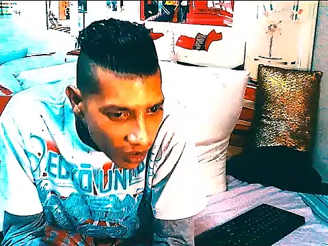 XXX chat uživo modela IndianSavageMale