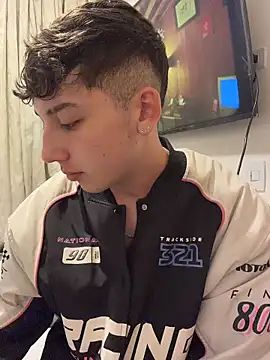 Chat +18 de OLIVER_K ao vivo