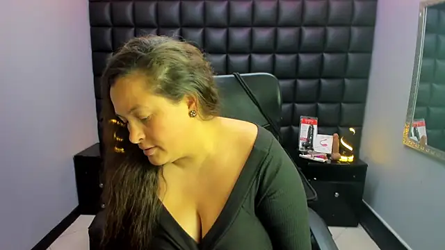 Chat +18 de Sarah_Boobs_ ao vivo