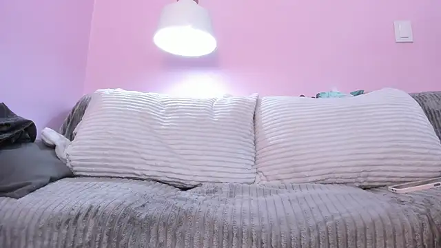 Hiyakasudere Adlı Modelin Canlı XXX Sohbeti