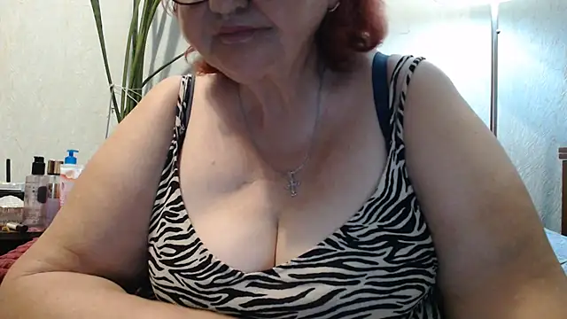 Chat +18 de DeniseeRosea ao vivo