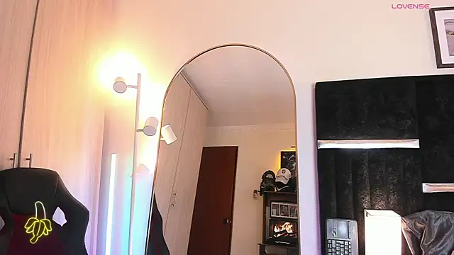 ItsMeEros Chat XXX live