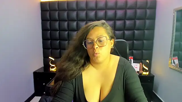 دردشة Sarah_Boobs_ الجنسية المباشرة