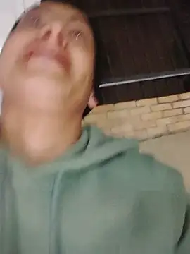 XXX chat uživo modela Tiger_cryad