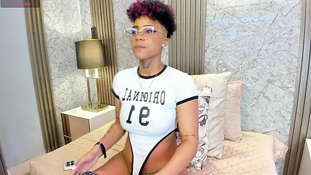 LuciaWallace – Live XXX-chat