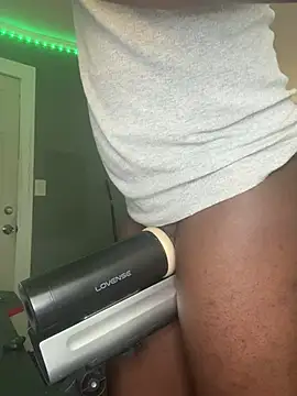 Festivitiesking1 live XXX chat