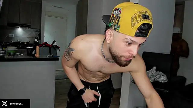 zoneboysn Live XXX chat