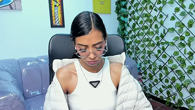 KarlaSlutSkinny__'s Live XXX Chat